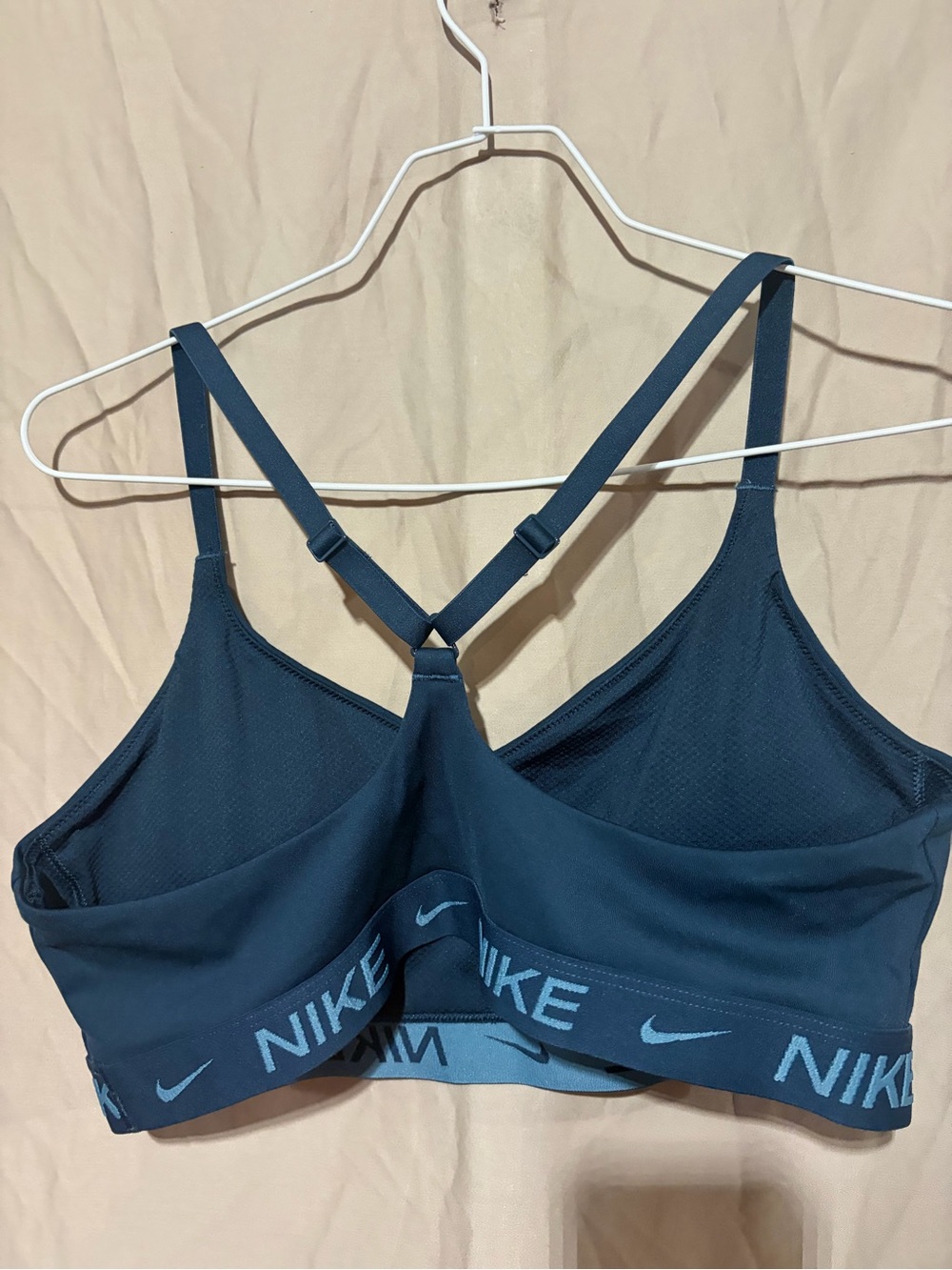 Nike bra - Picture 2 of 3